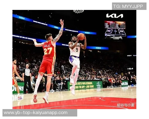 魅力四射的性感名媛Anastasia现场助阵湖人布朗尼与格里芬纷纷为其打call