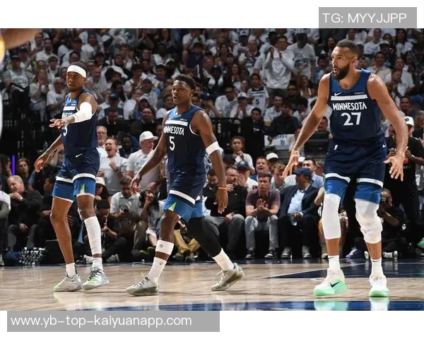 太阳疯狂拼抢前场篮板半场17个是鹈鹕两倍有余