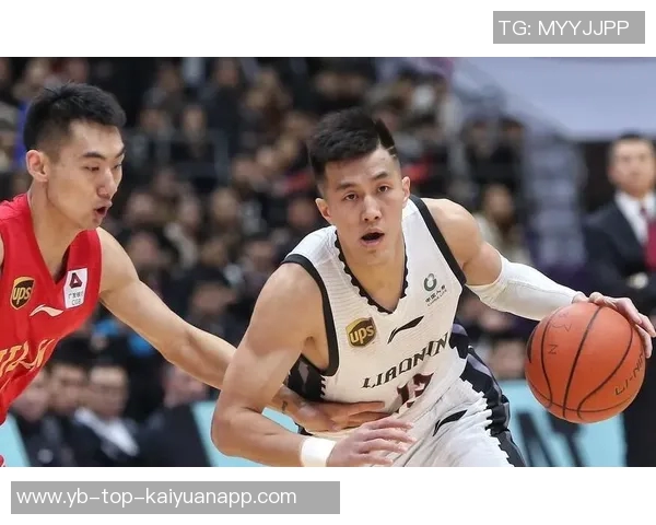 郭艾伦半场表现平平仅得7分4板3失误遭王少杰封盖状态堪忧